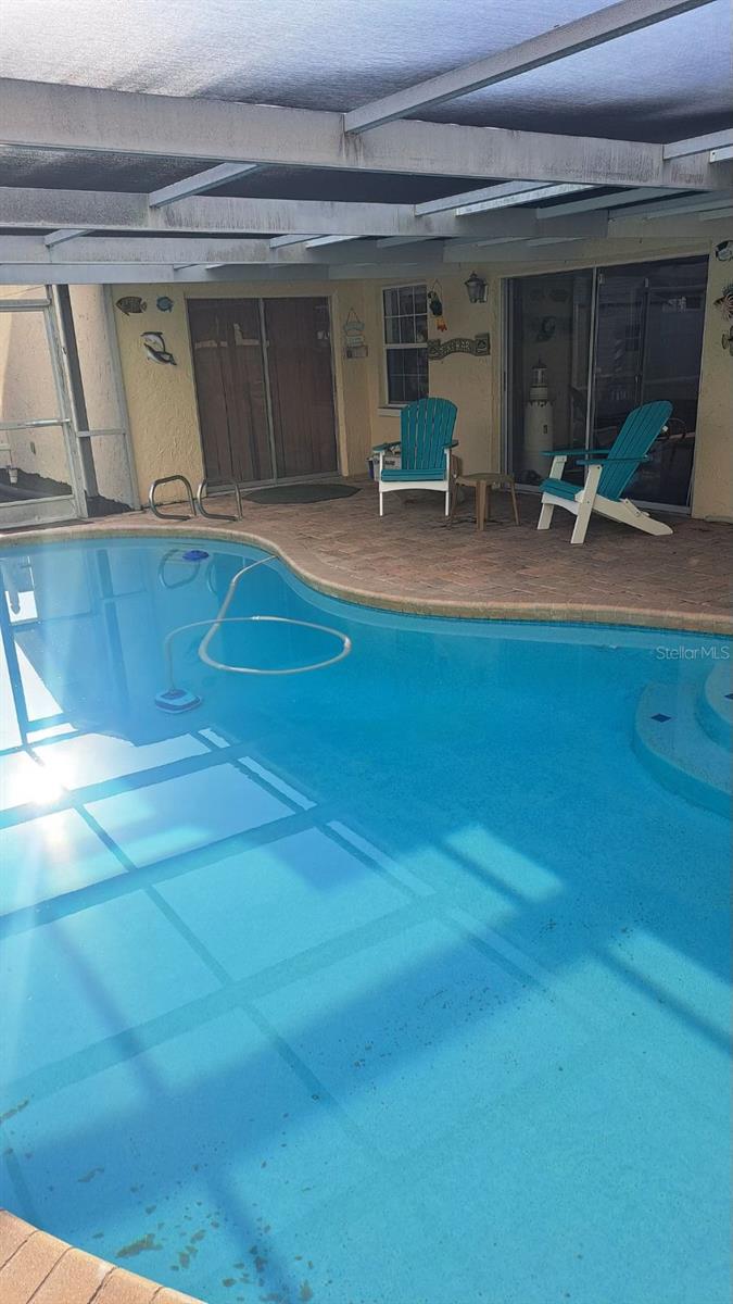 7114 PARROT DR