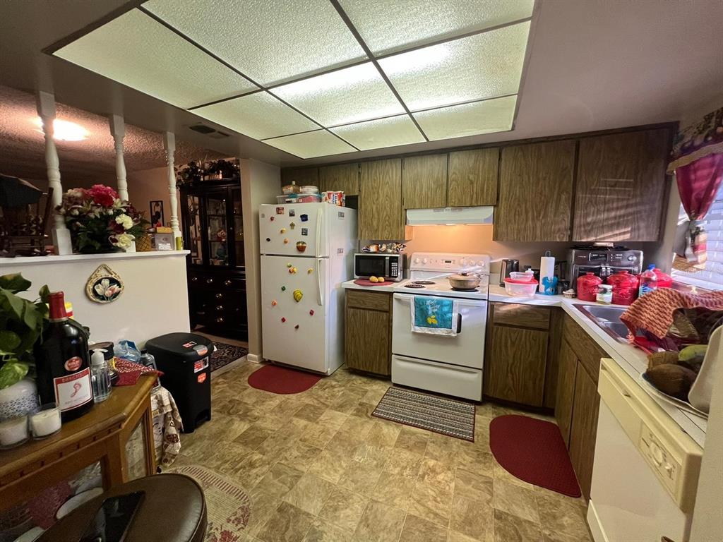 7045 BALBOA DR #7045