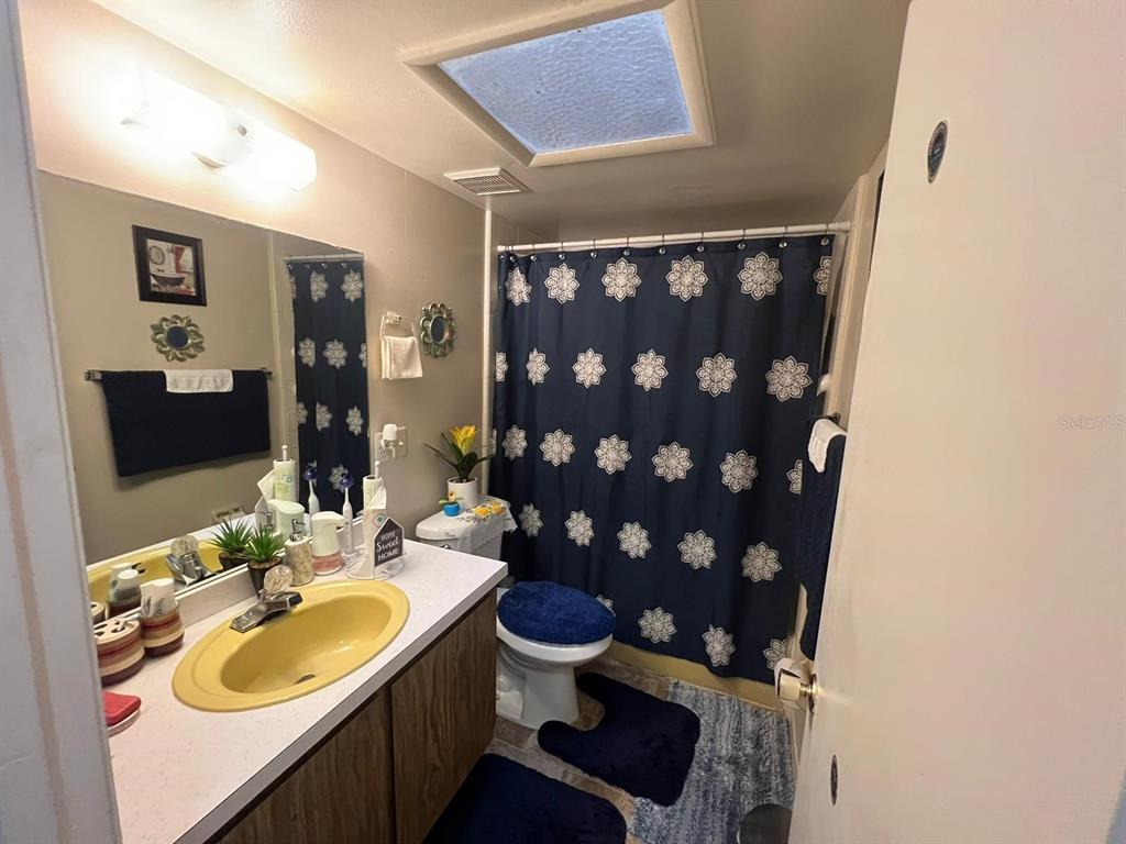 7045 BALBOA DR #7045