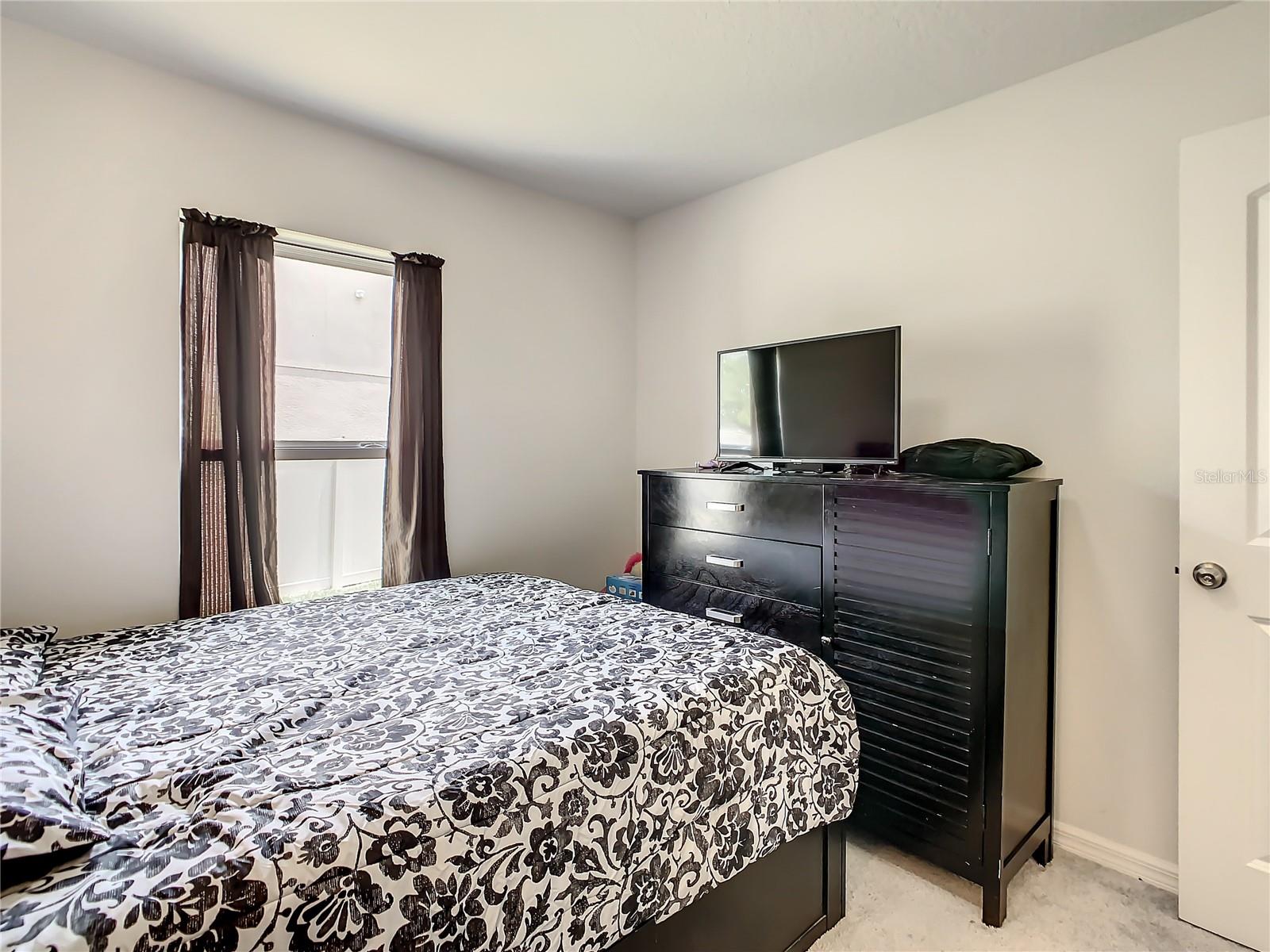 1235 APOPKA LN
