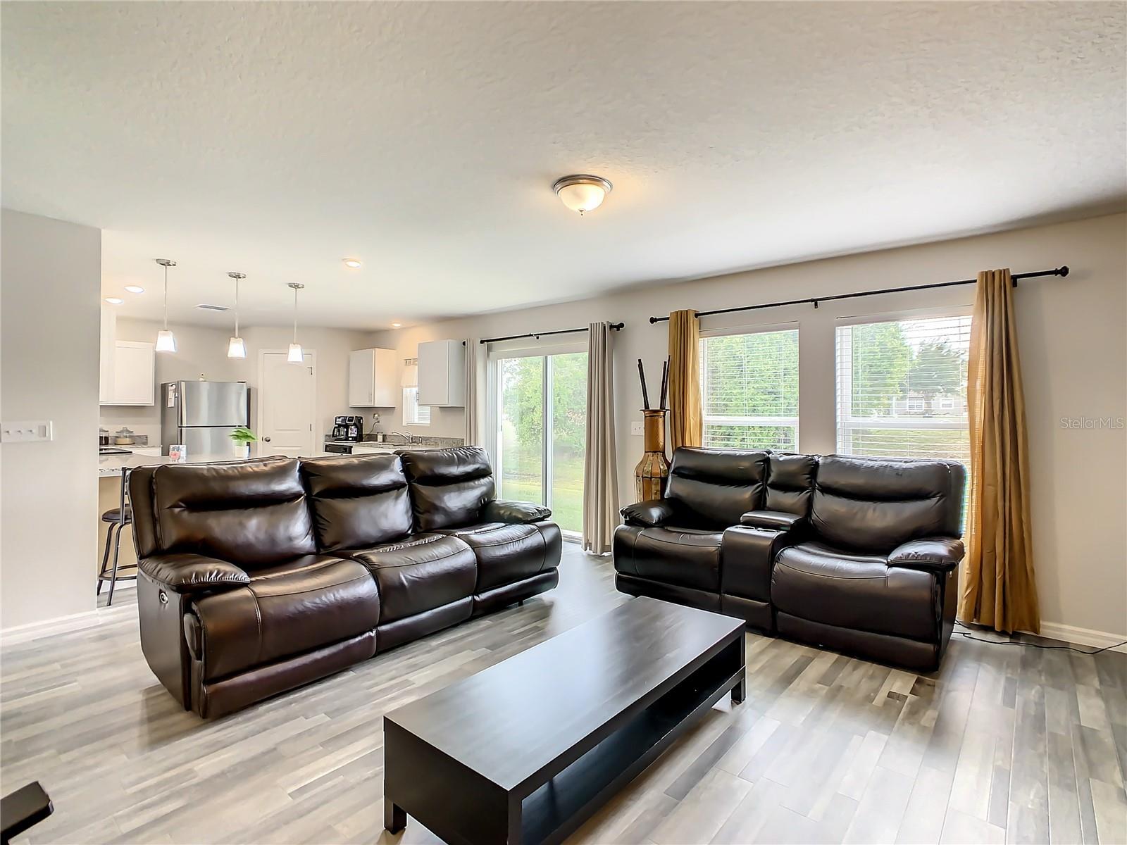 1235 APOPKA LN