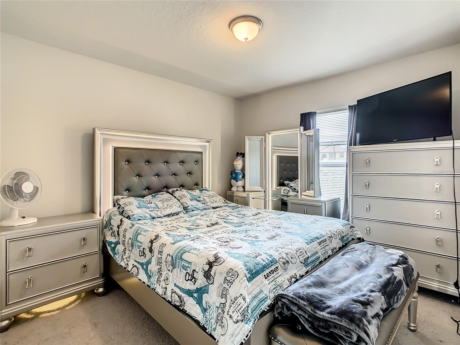 1235 APOPKA LN