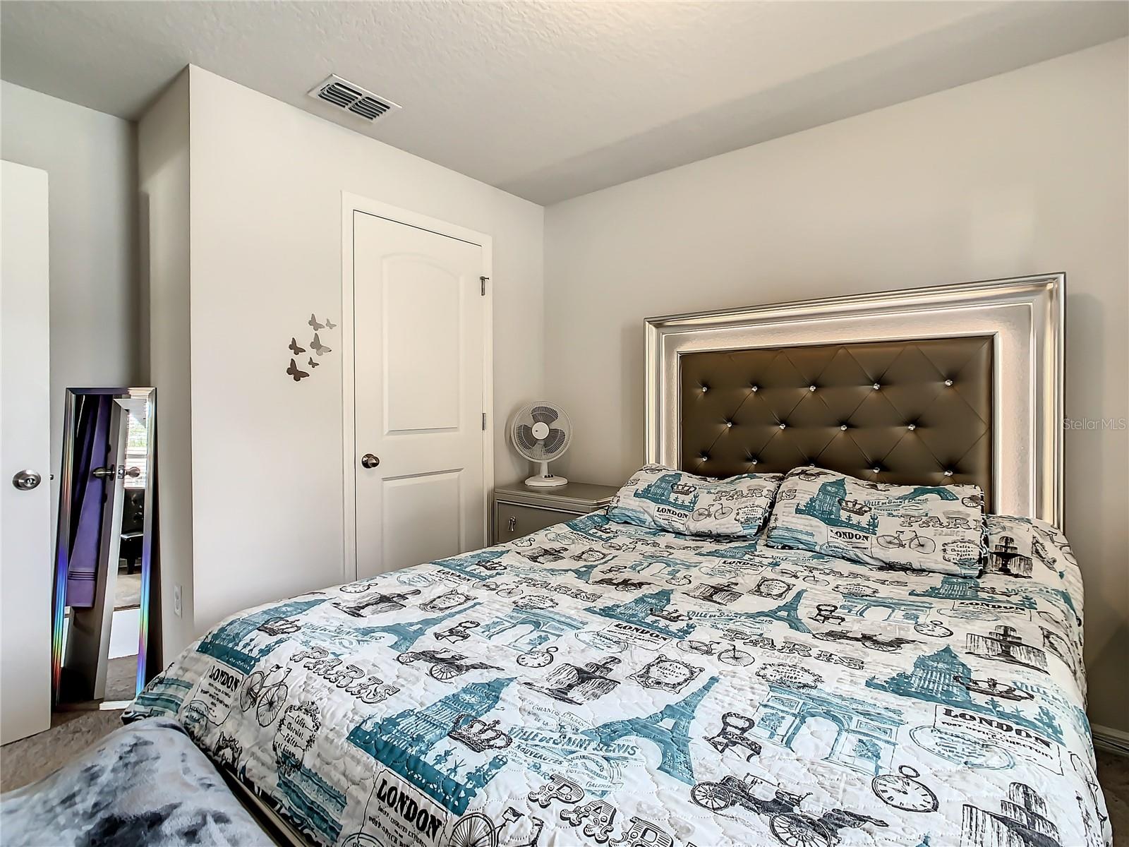 1235 APOPKA LN
