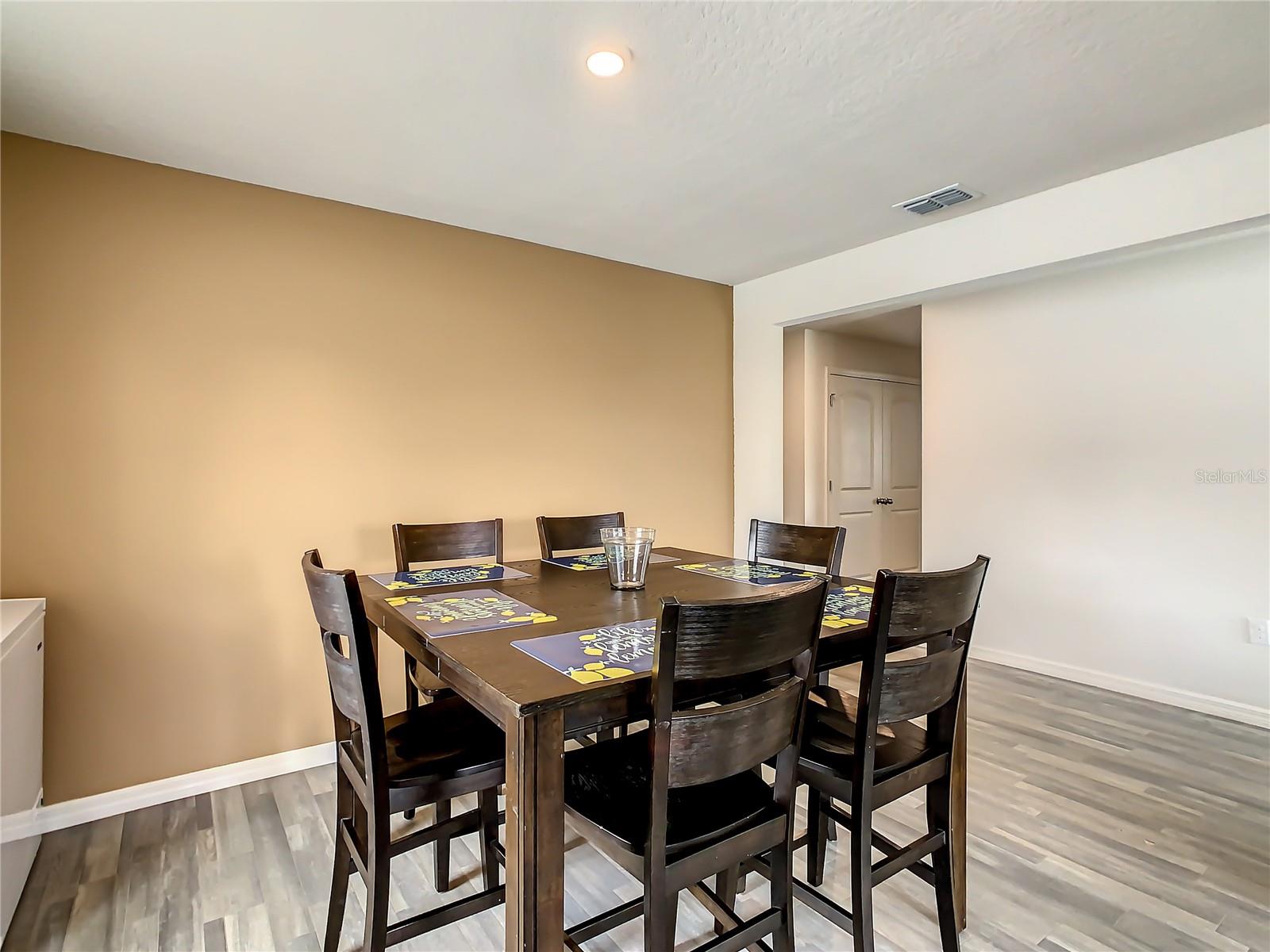 1235 APOPKA LN