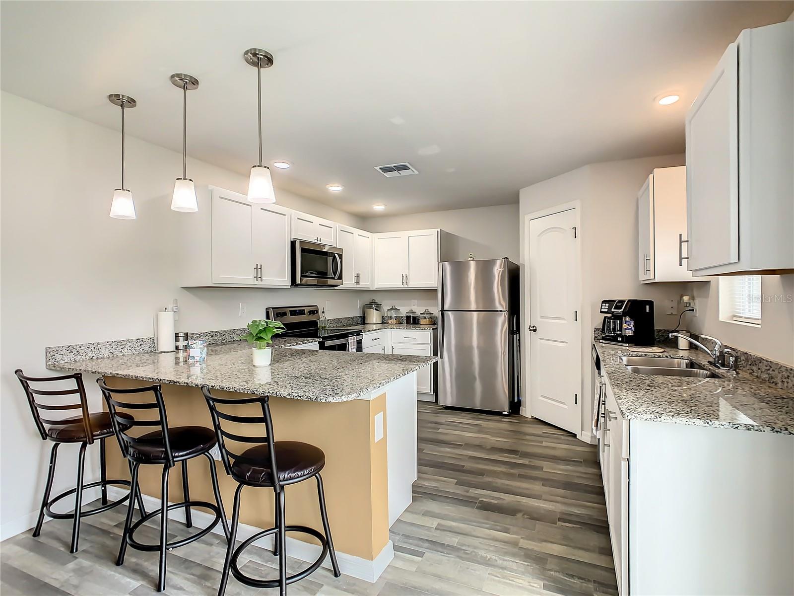 1235 APOPKA LN