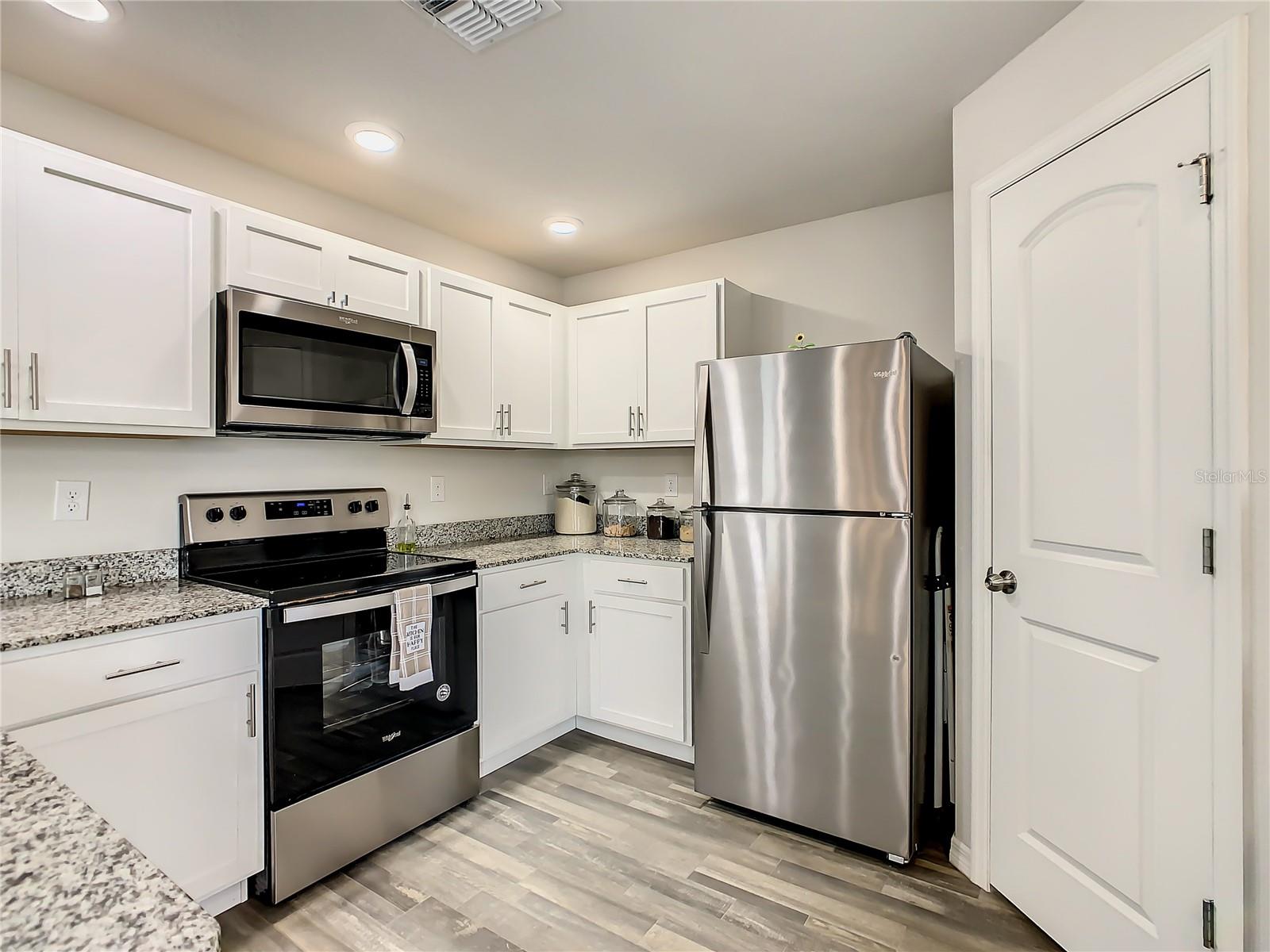 1235 APOPKA LN