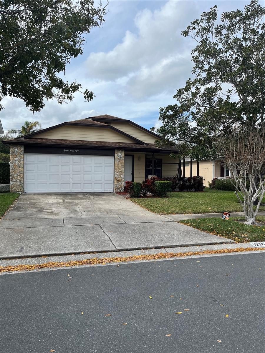 1538 LAWNDALE CIR