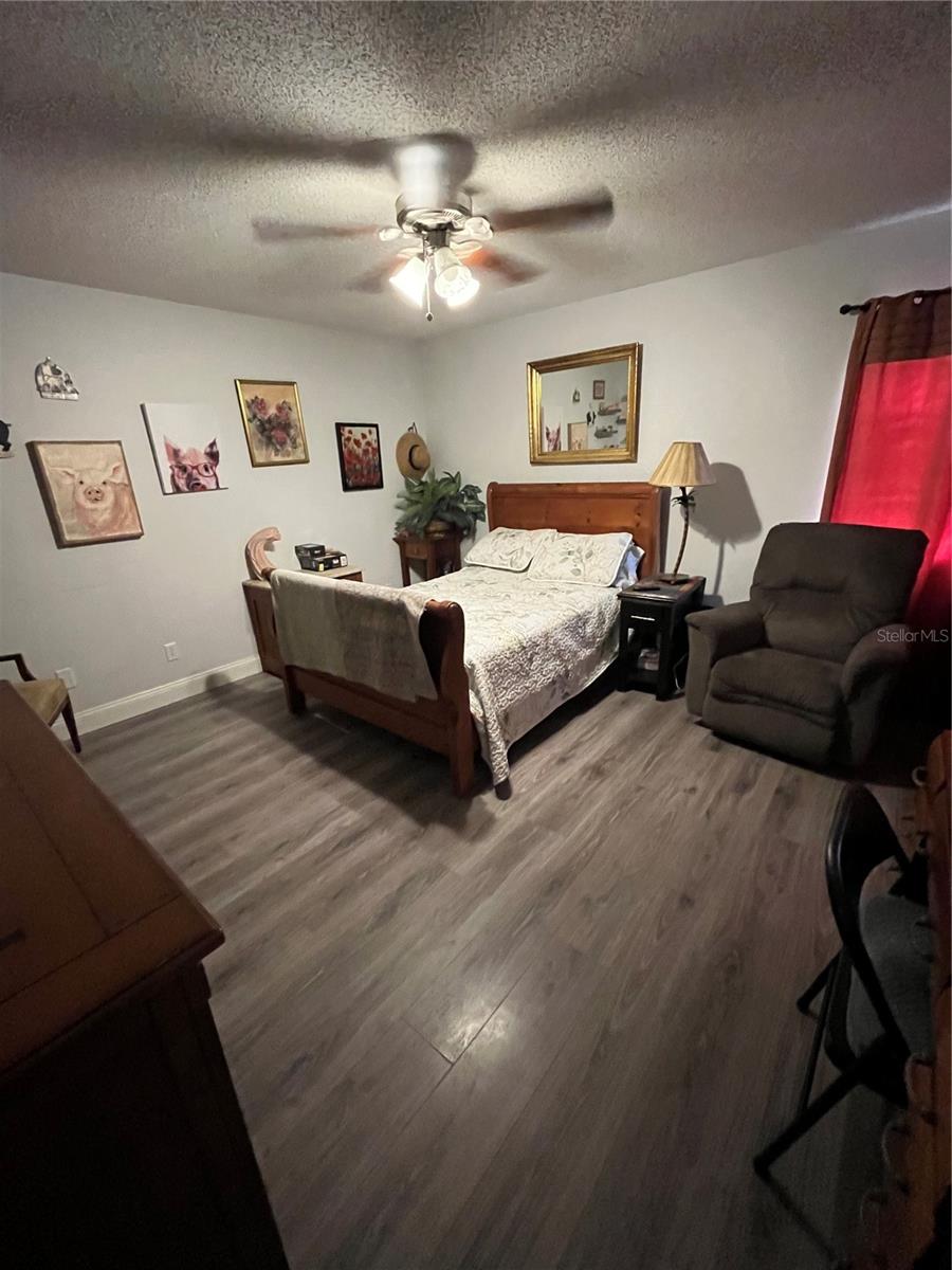 1538 LAWNDALE CIR