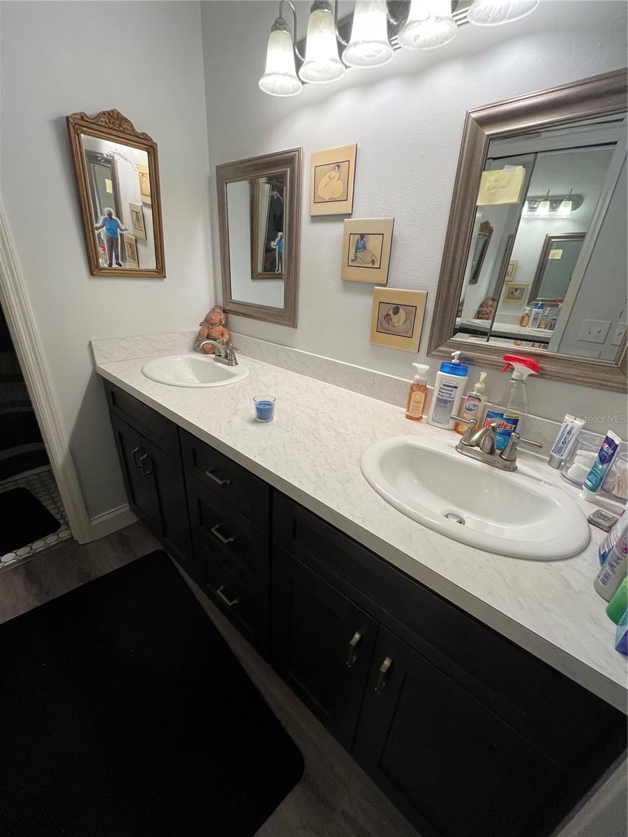 1538 LAWNDALE CIR