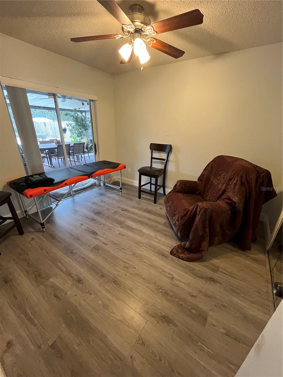 1538 LAWNDALE CIR