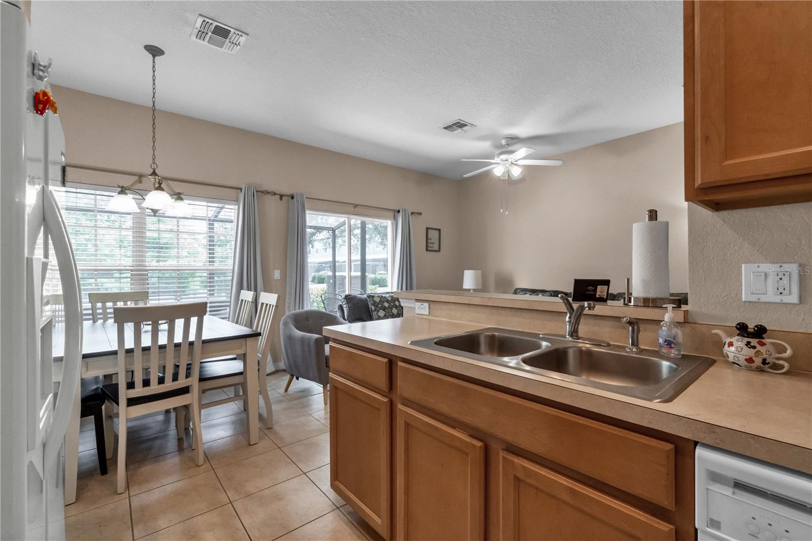 2465 CARAVELLE CIR