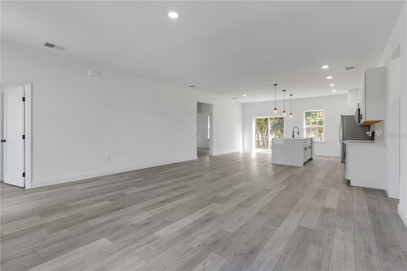 526 MARION OAKS TRL
