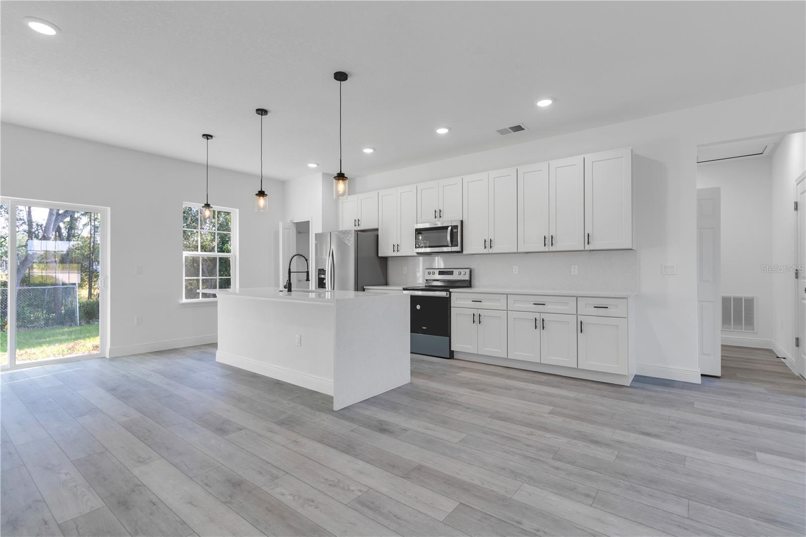 526 MARION OAKS TRL