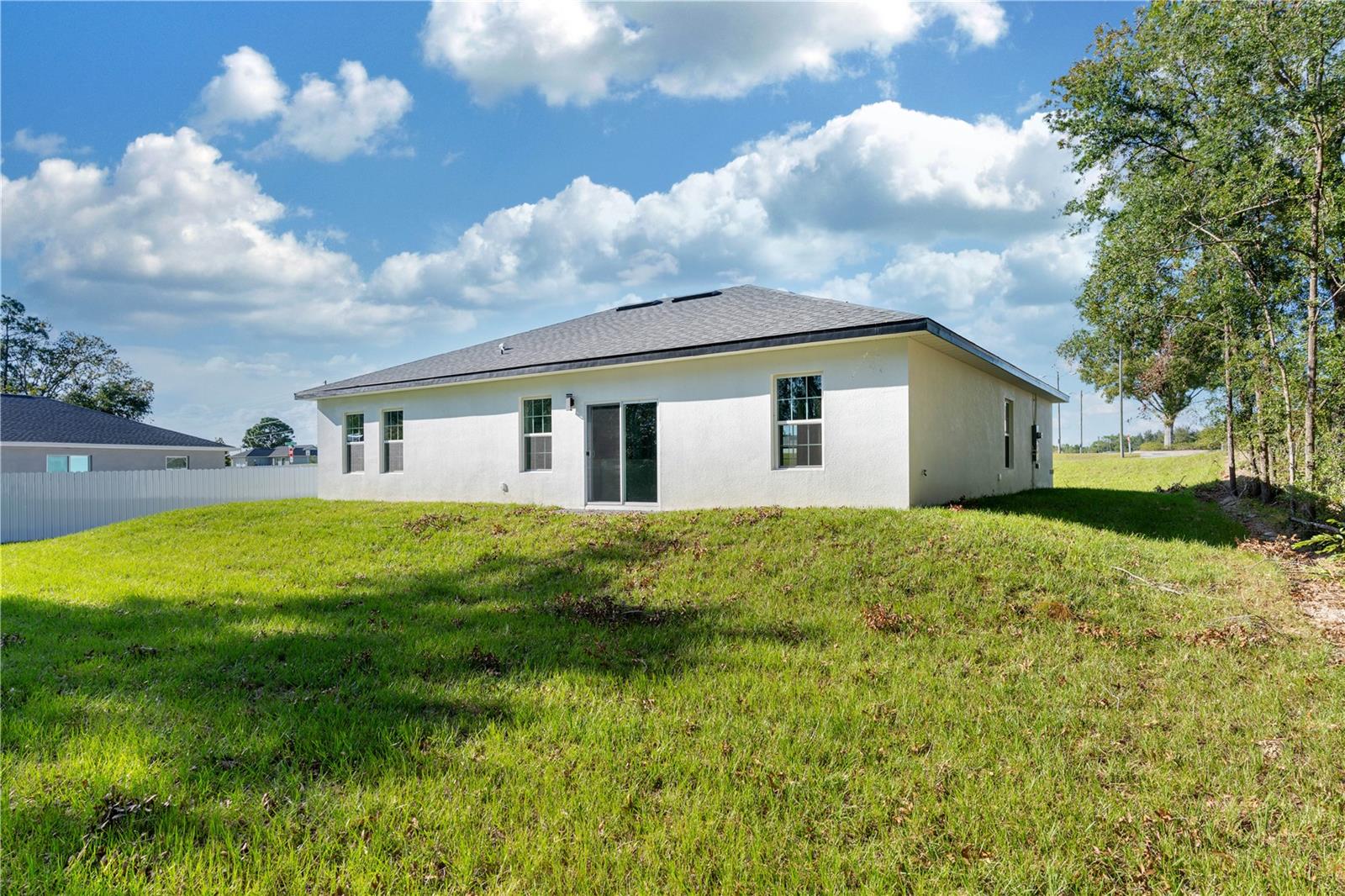 526 MARION OAKS TRL