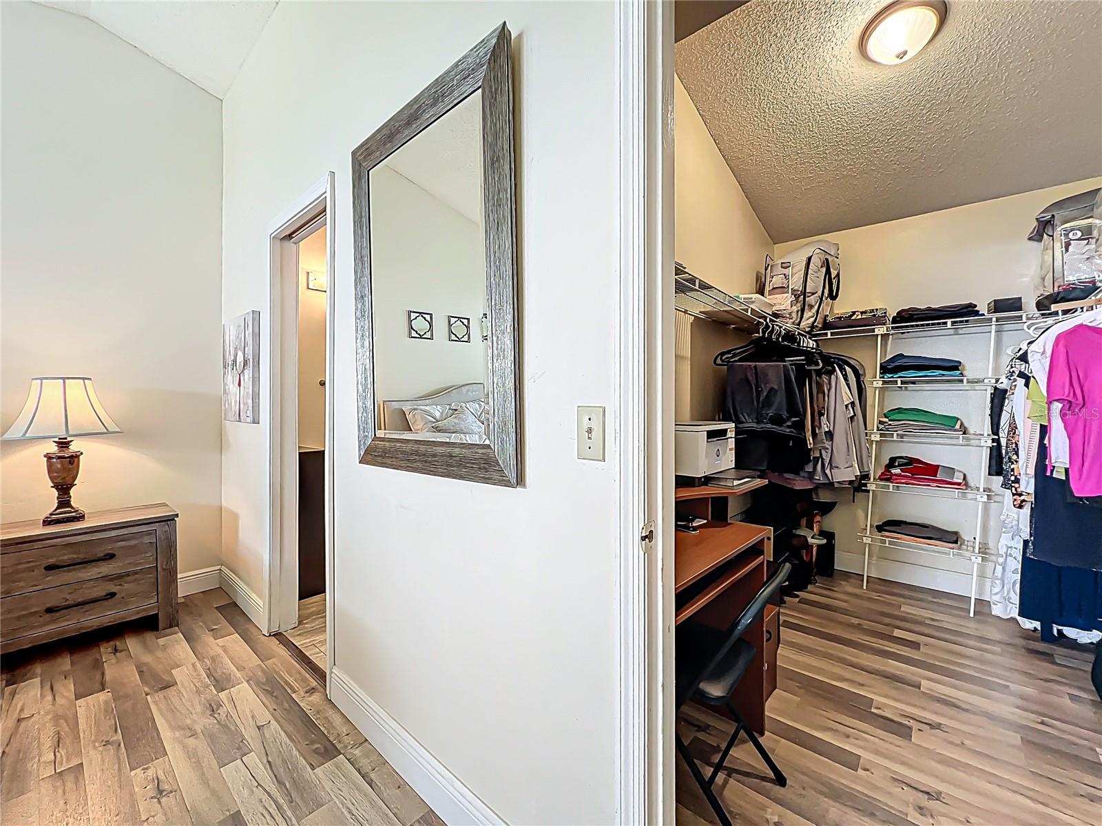 6559 GROSVENOR LN