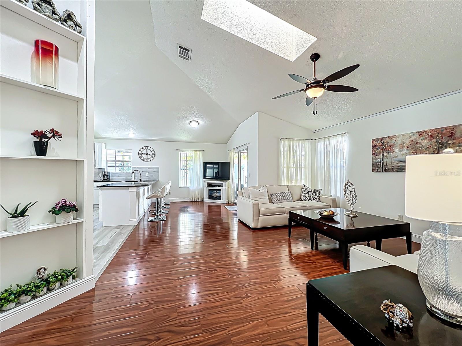 6559 GROSVENOR LN