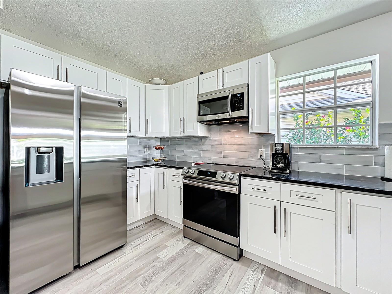 6559 GROSVENOR LN