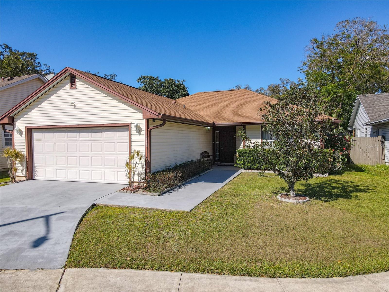6559 GROSVENOR LN