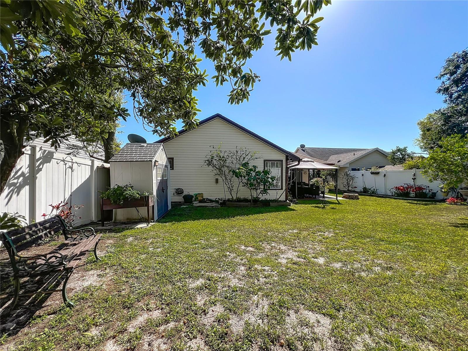 6559 GROSVENOR LN