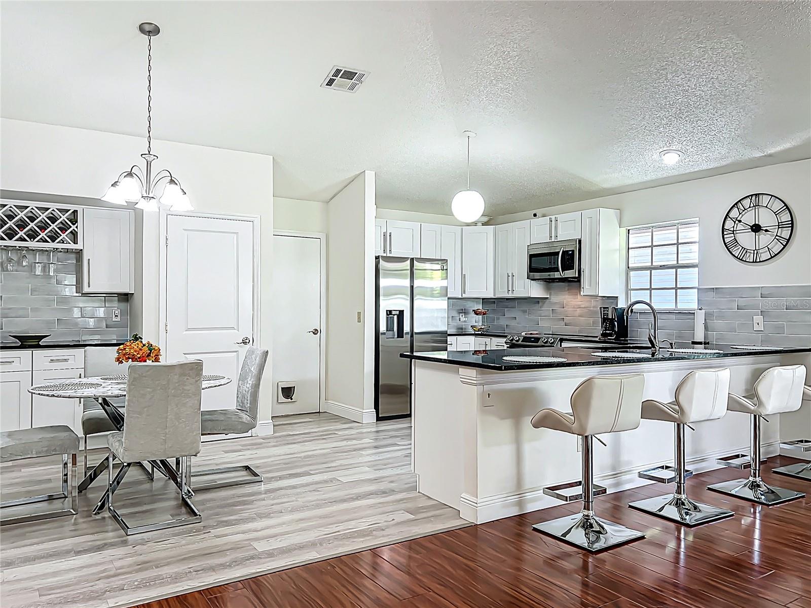 6559 GROSVENOR LN