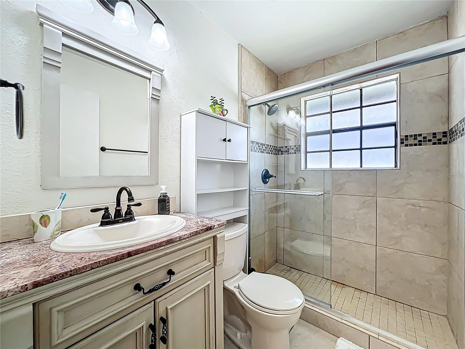 6559 GROSVENOR LN