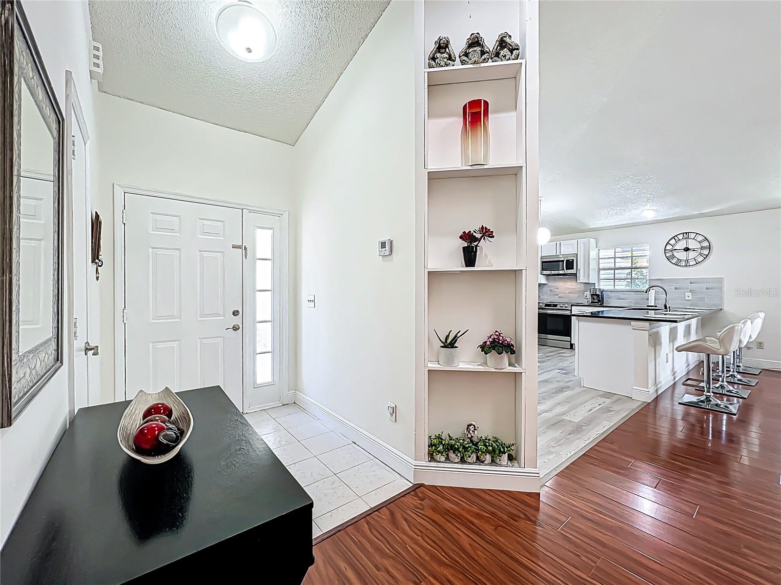 6559 GROSVENOR LN