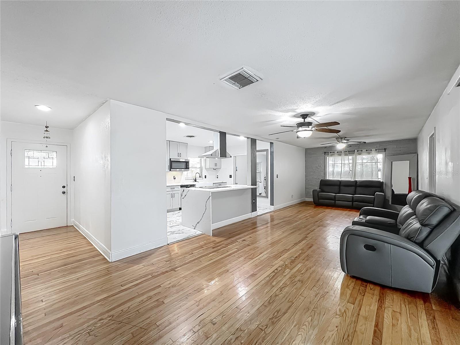 3407 SILVERWOOD DR