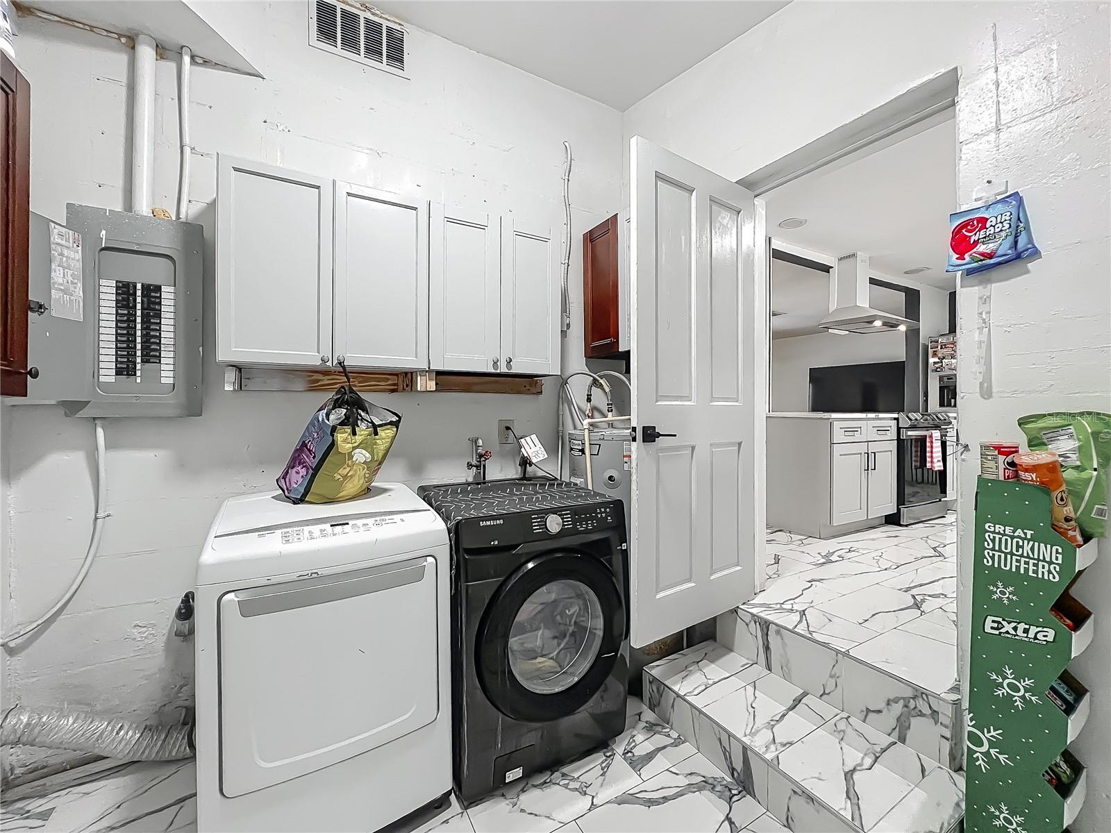3407 SILVERWOOD DR