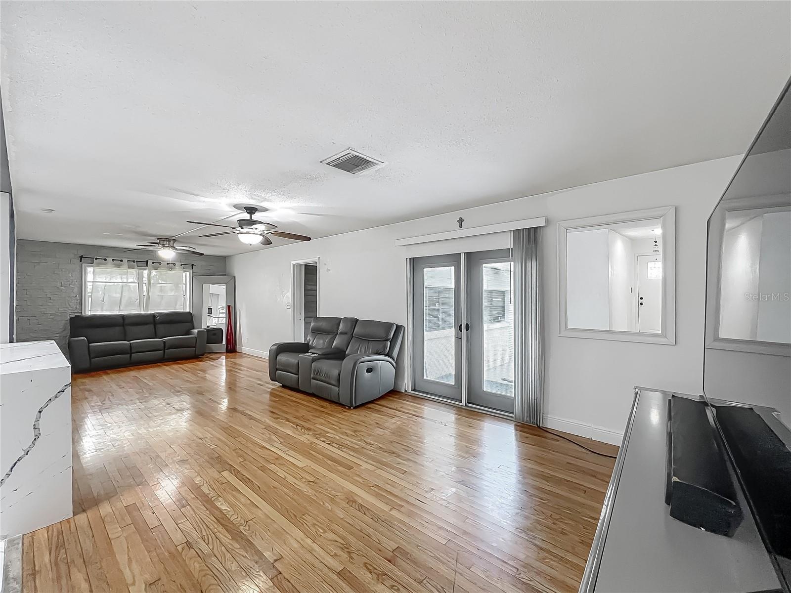 3407 SILVERWOOD DR