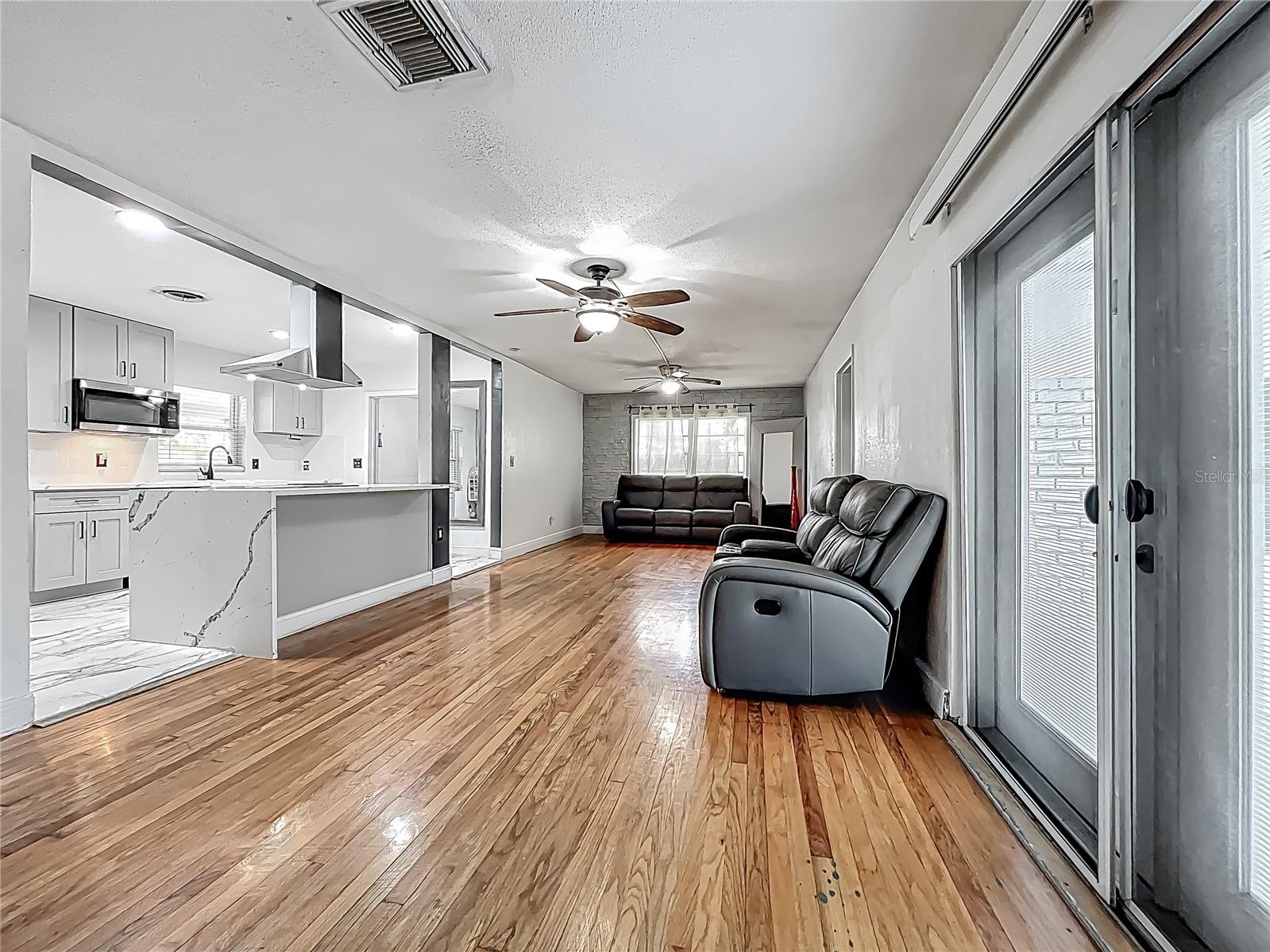 3407 SILVERWOOD DR