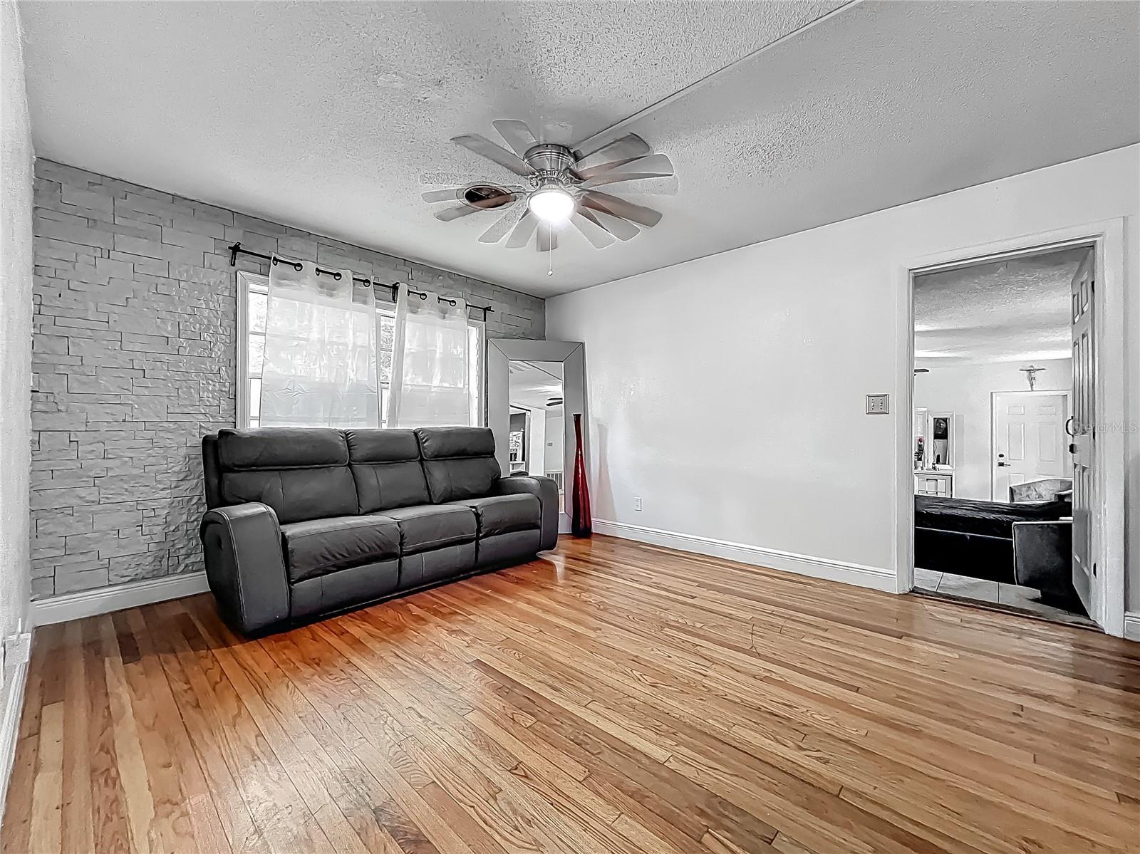 3407 SILVERWOOD DR