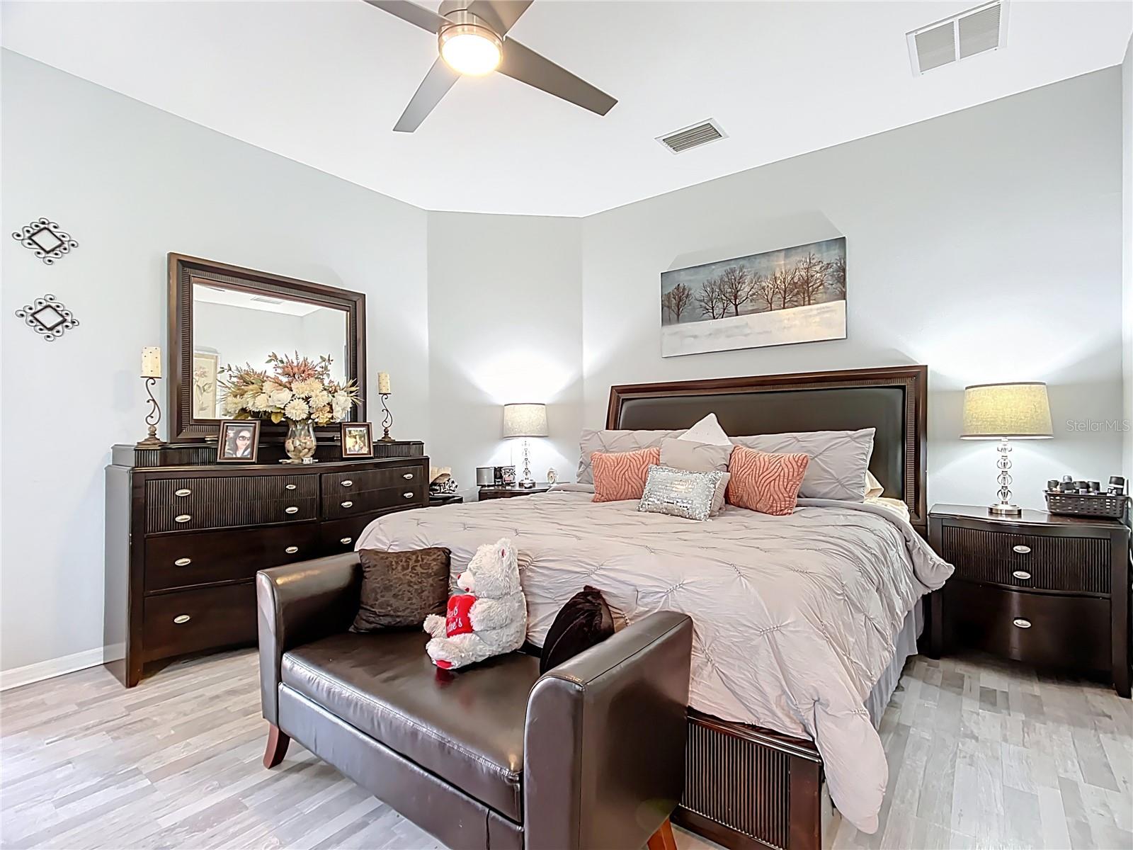 5609 FOREST RIDGE DR