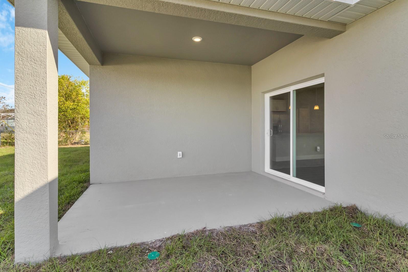 11570 N KENLAKE CIR