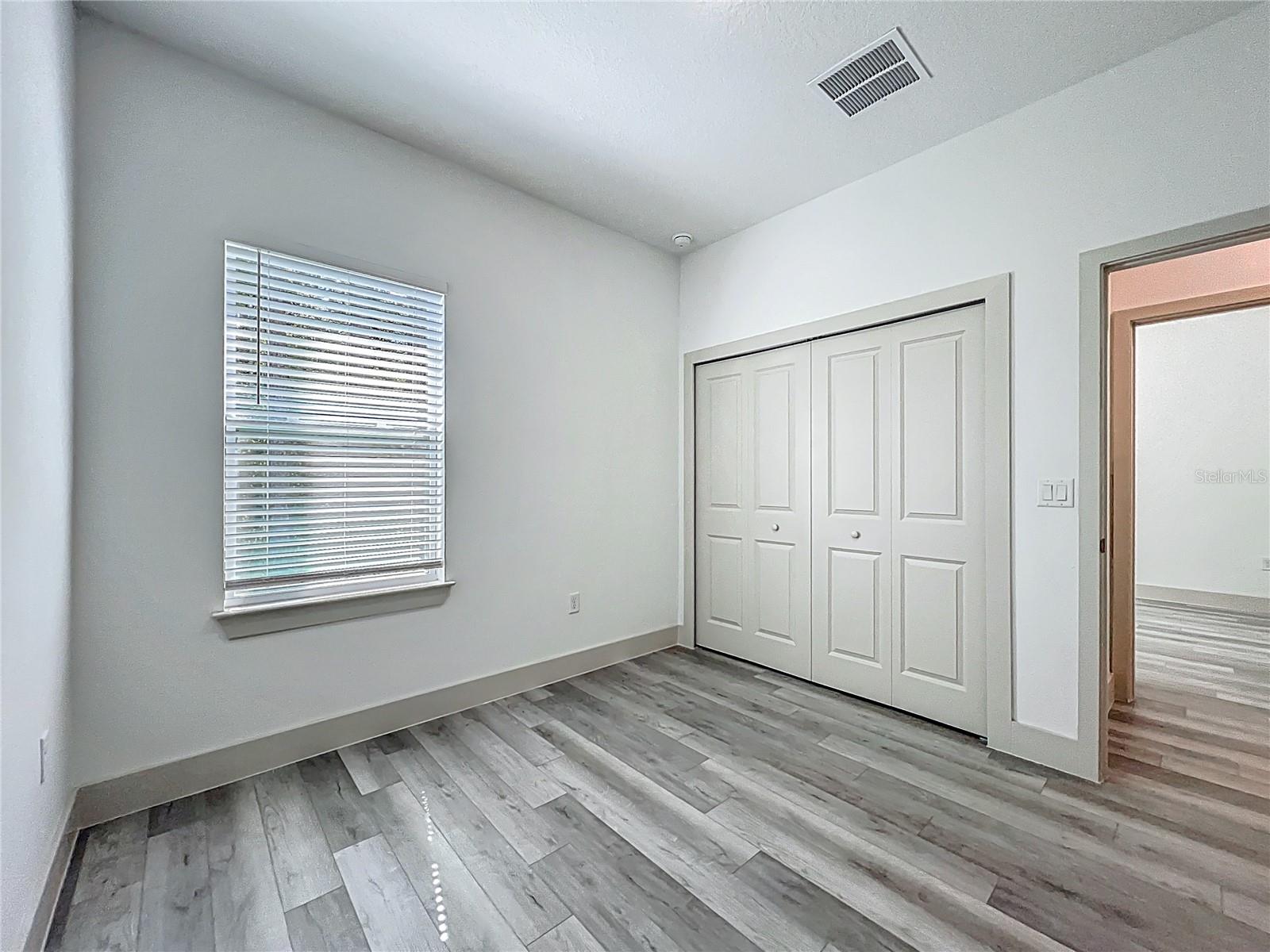 11570 N KENLAKE CIR