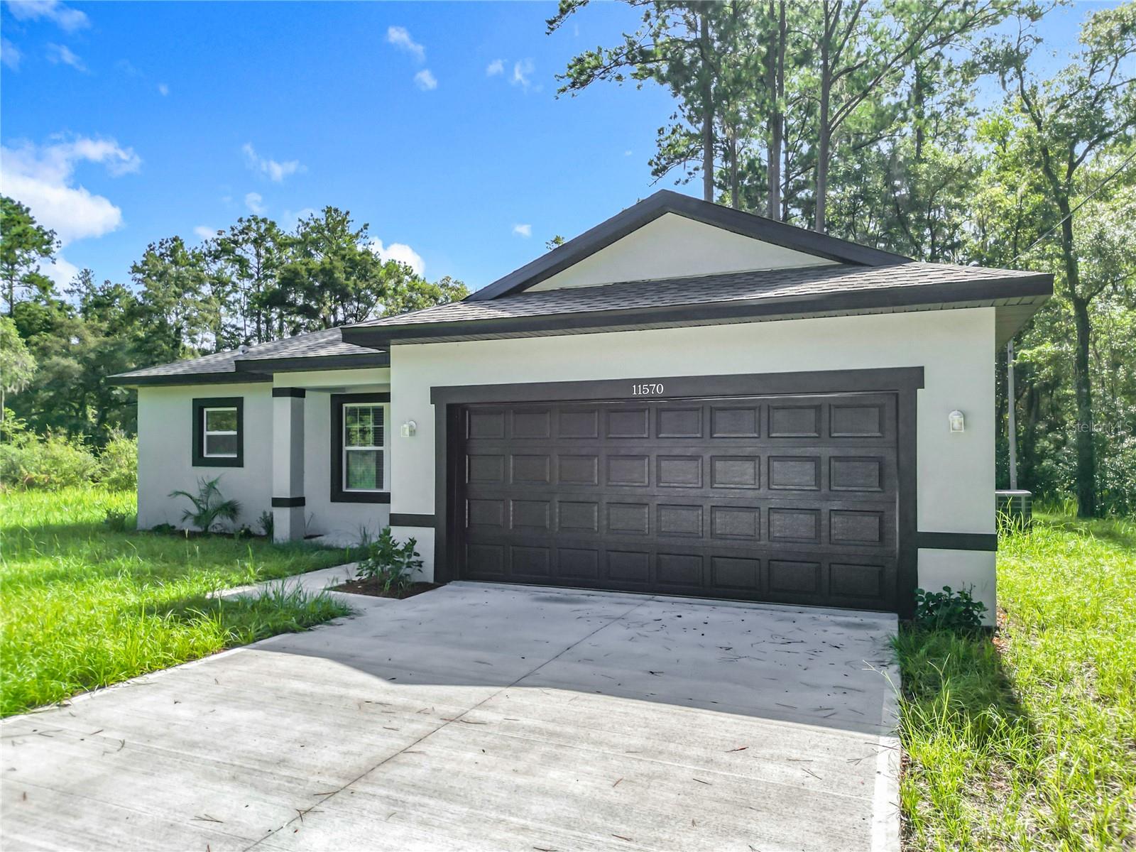 11570 N KENLAKE CIR