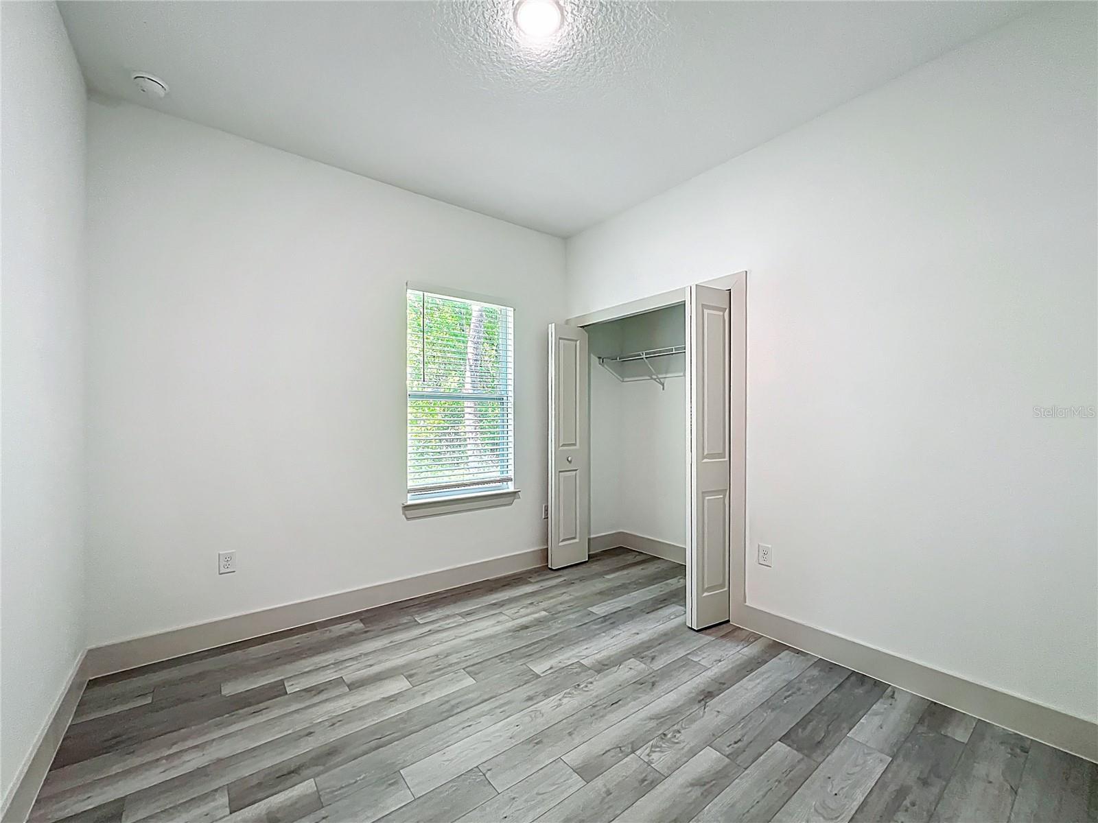 11570 N KENLAKE CIR