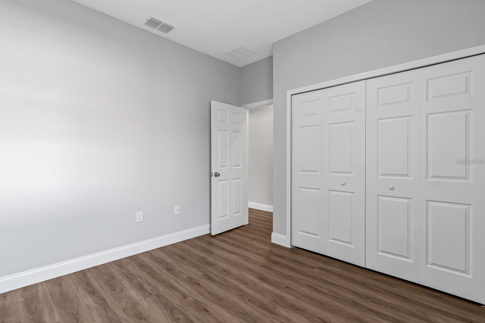 11570 N KENLAKE CIR