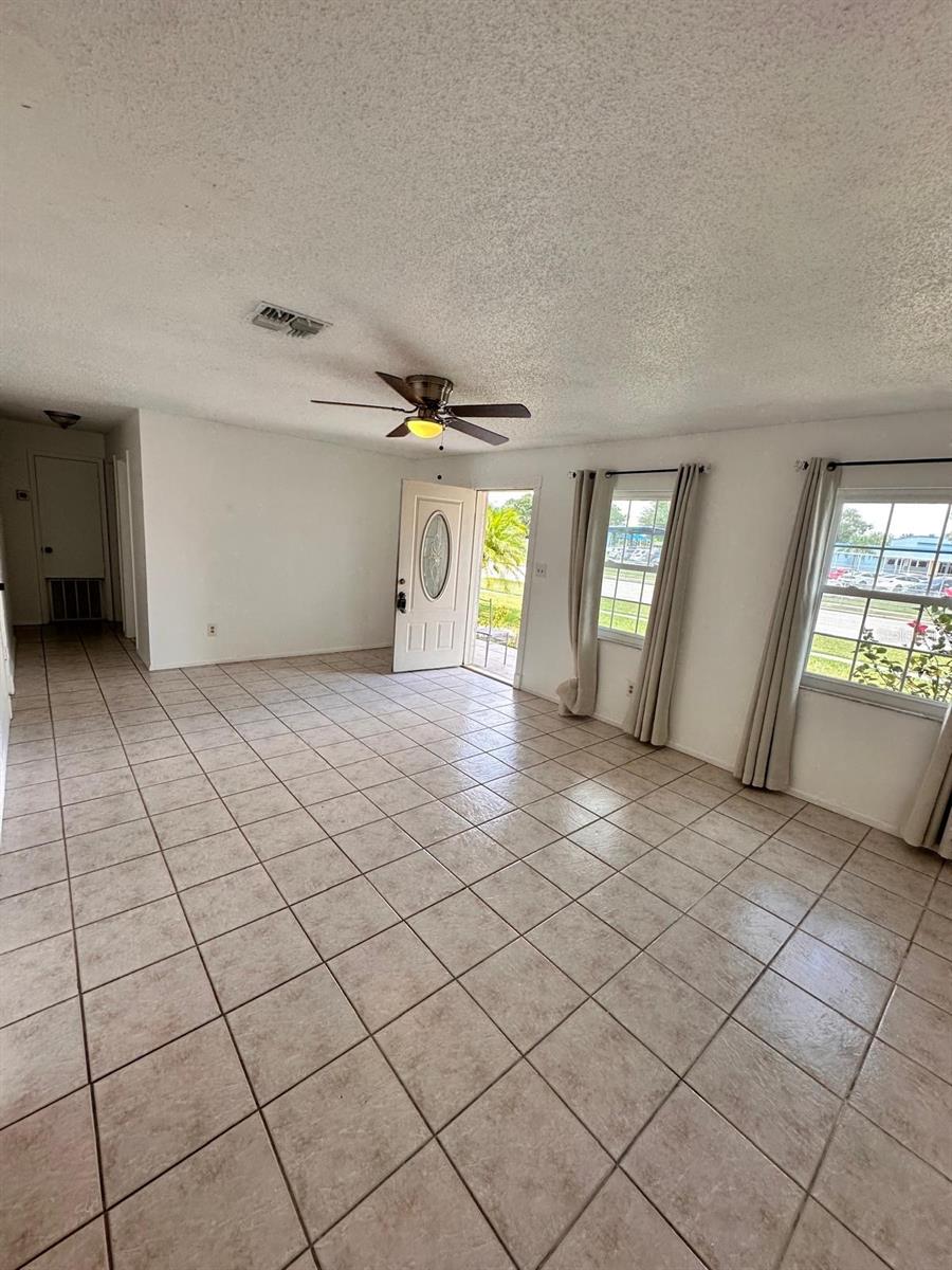 809 FLORIDA PKWY