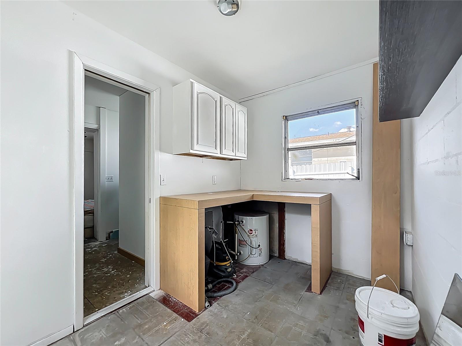 20 LAKE COURT LOOP