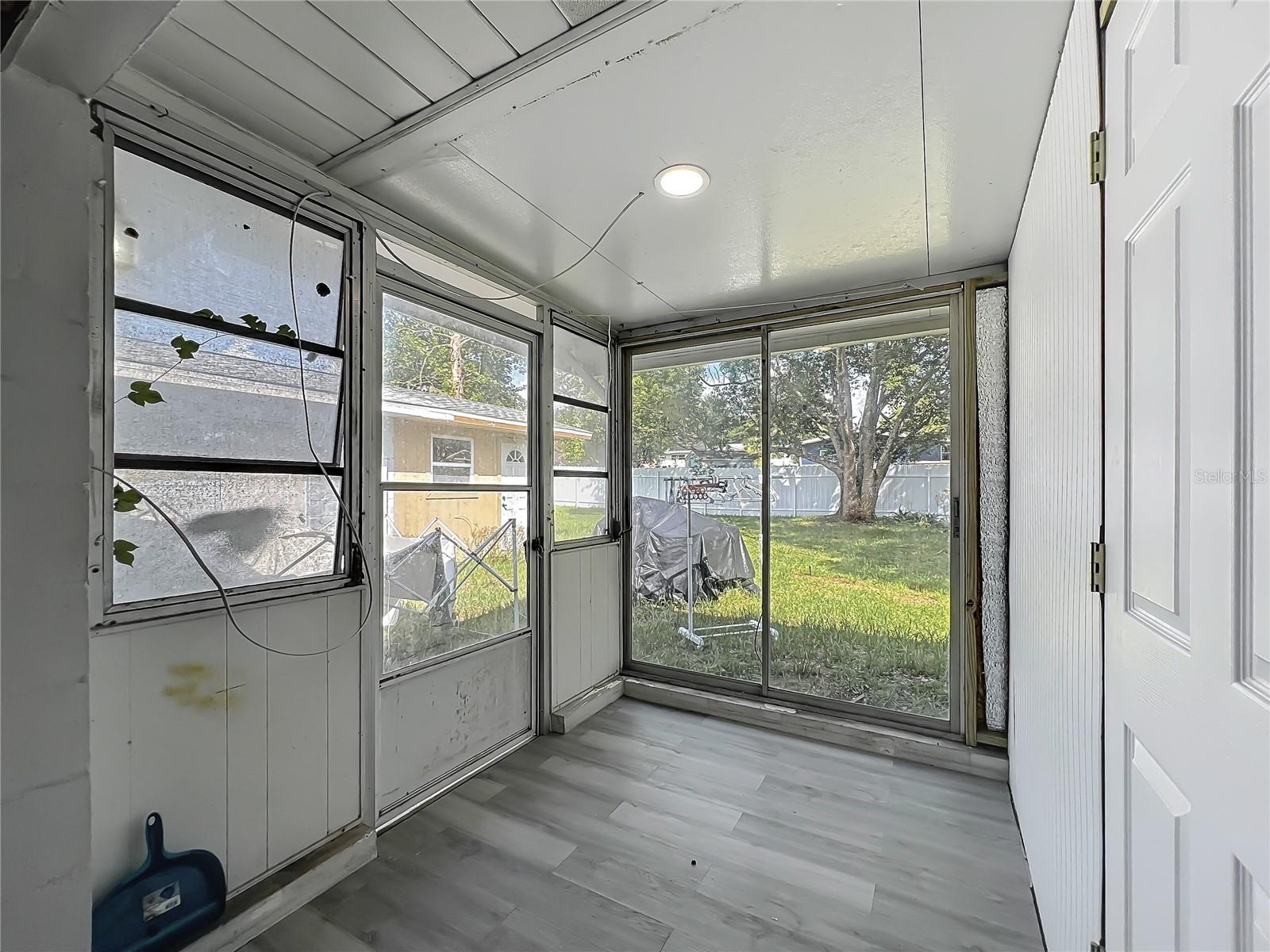 20 LAKE COURT LOOP