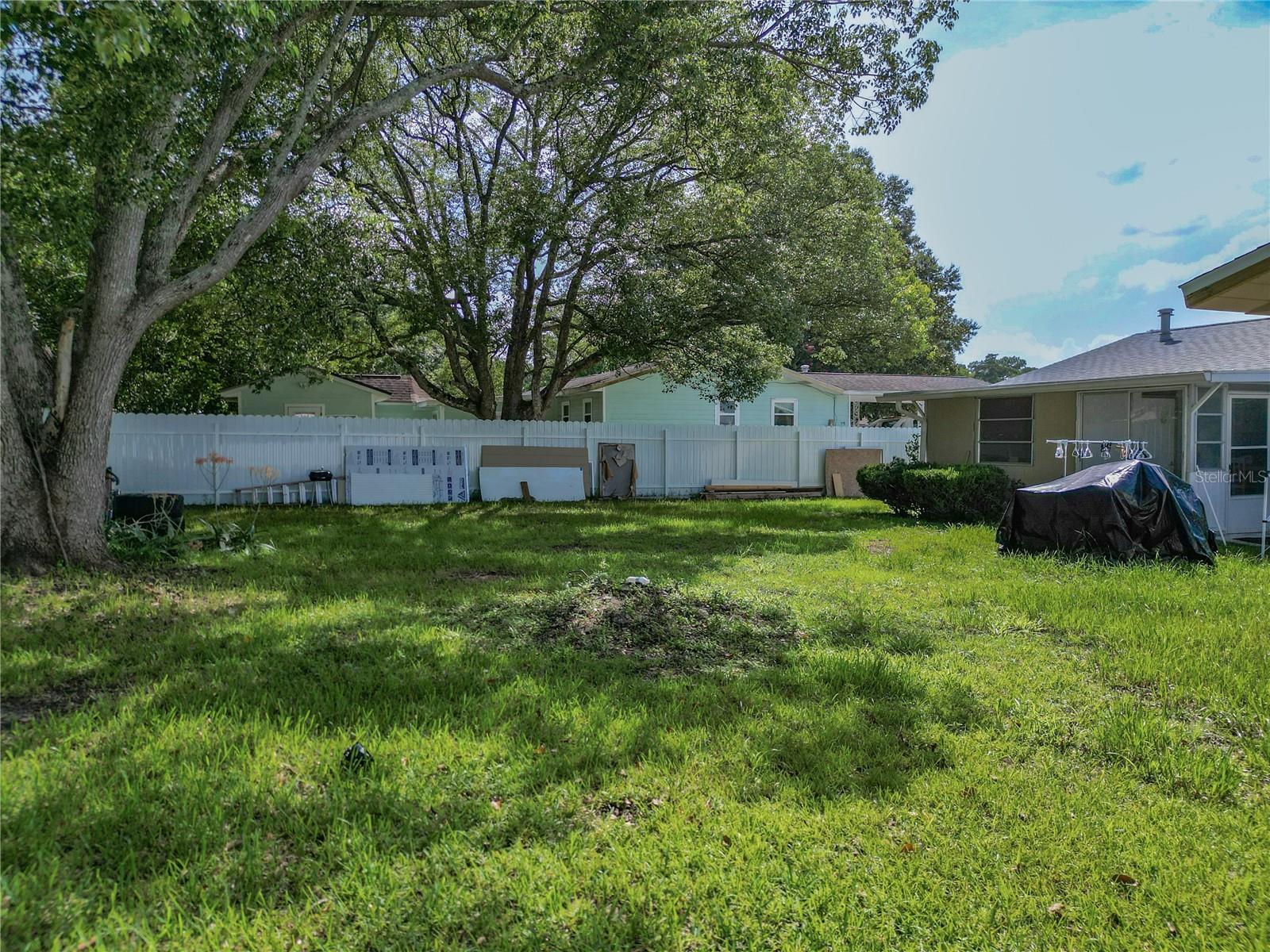 20 LAKE COURT LOOP