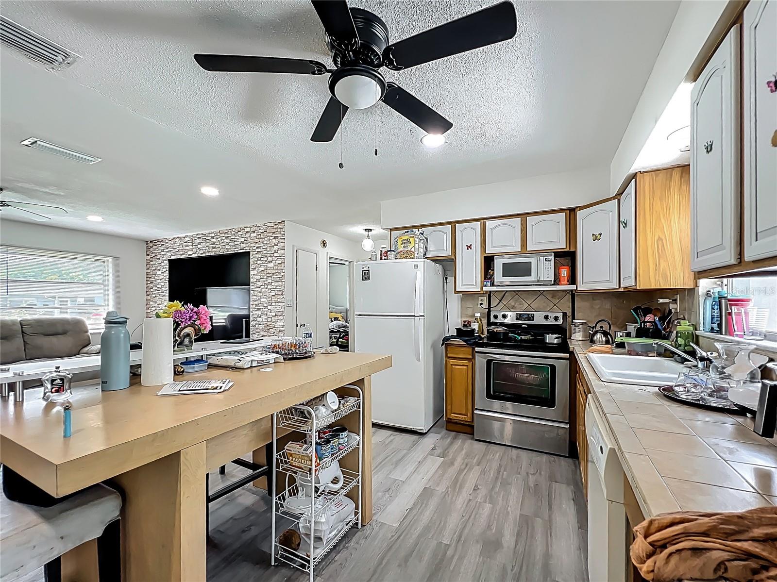 20 LAKE COURT LOOP