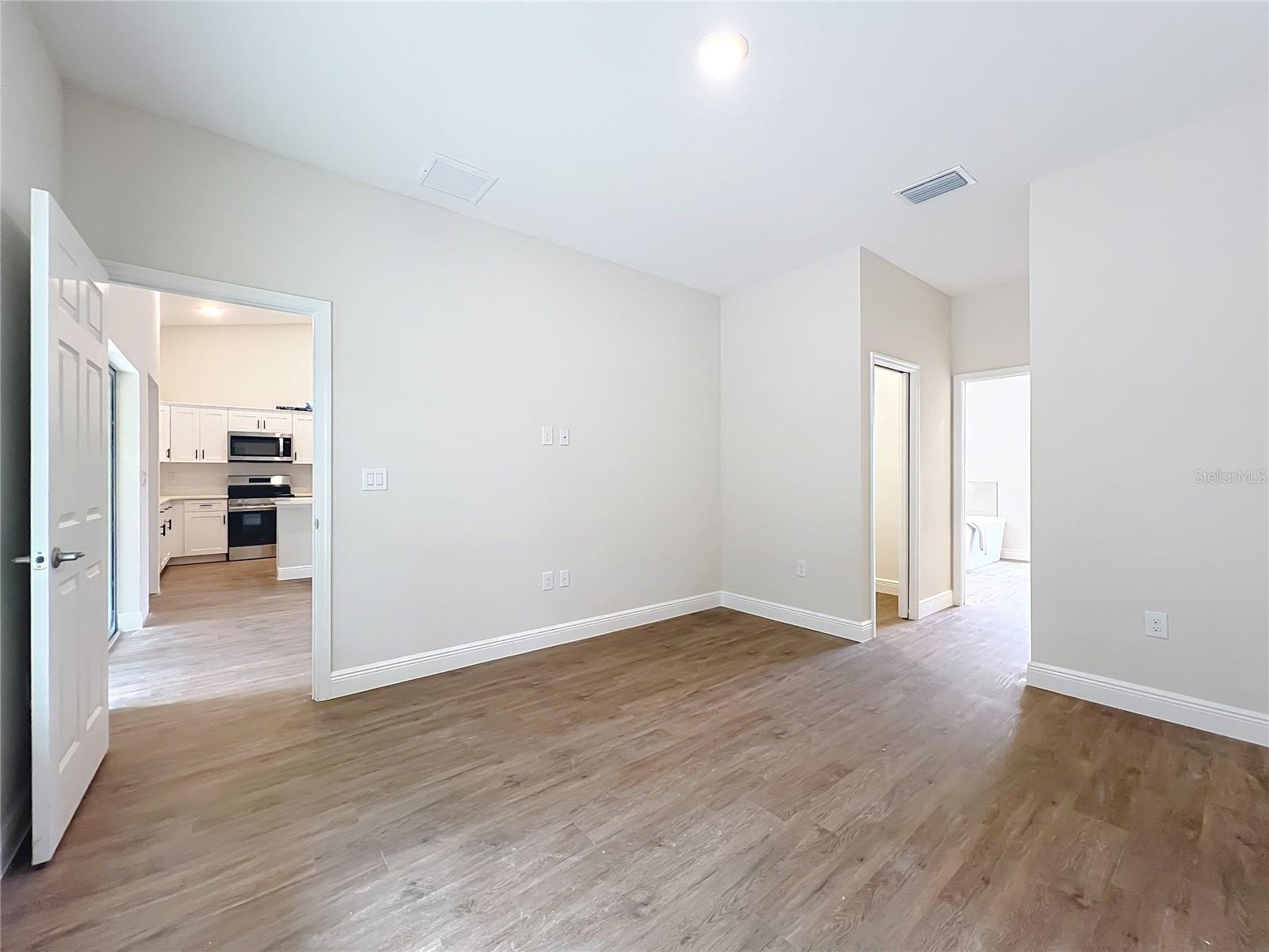 8827 N MENDOZA WAY