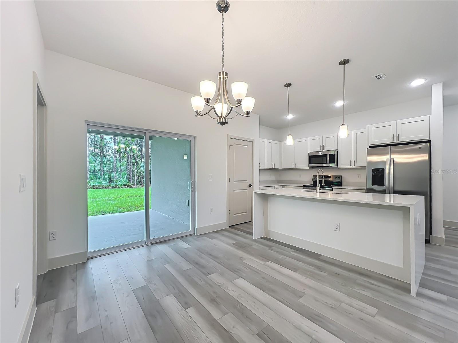1190 W CARY DR