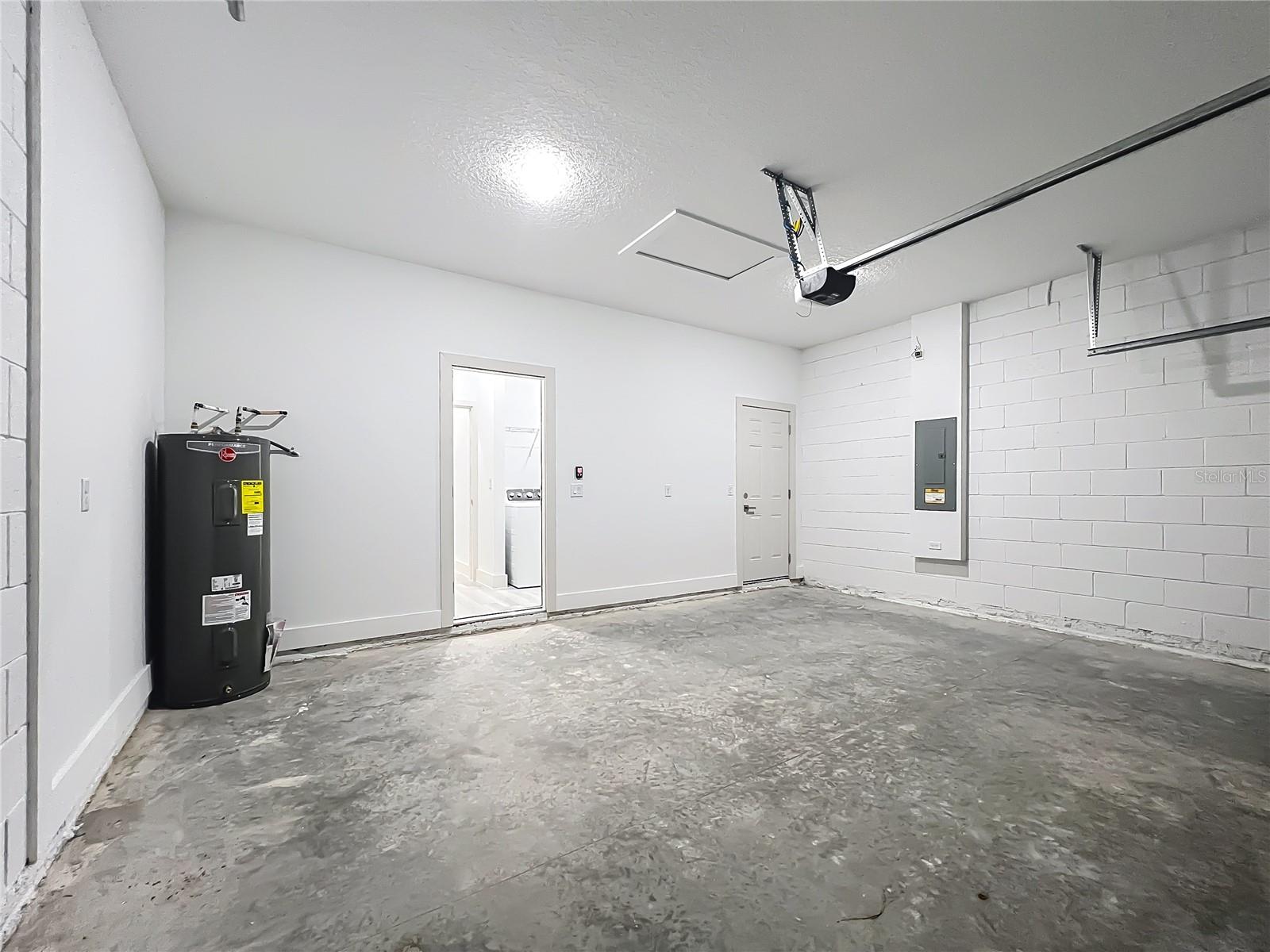 1190 W CARY DR