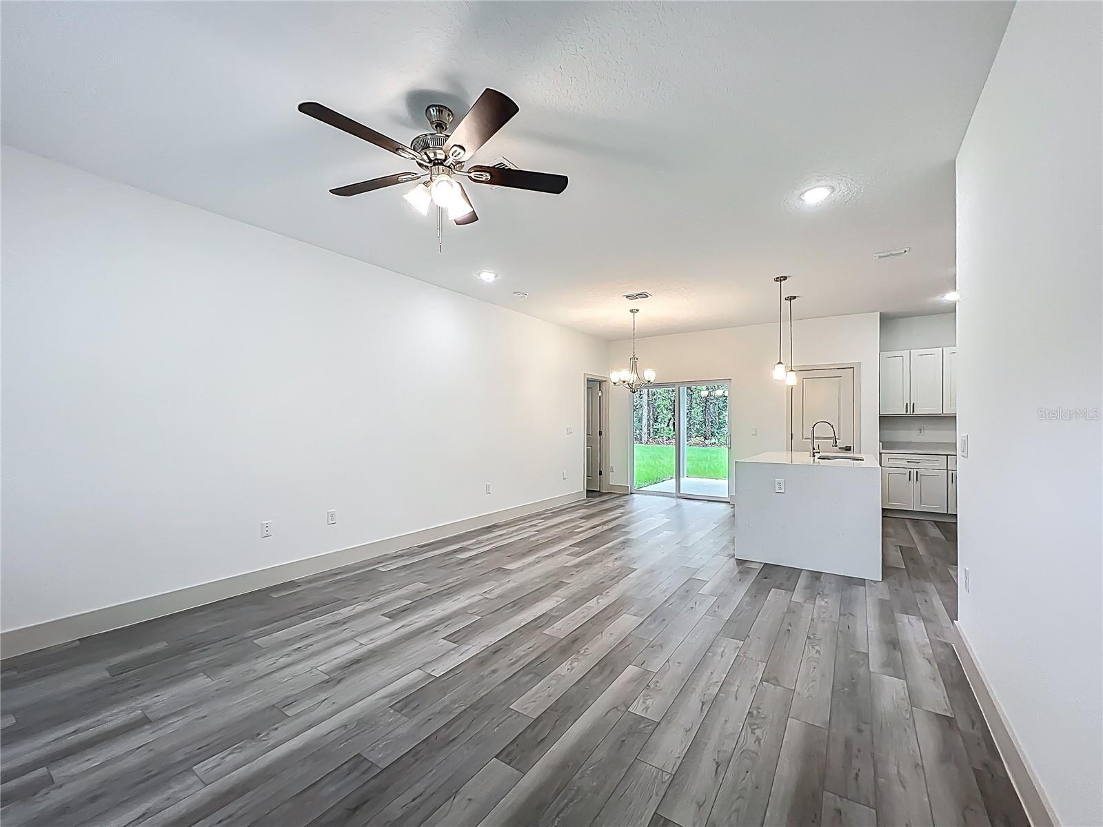1190 W CARY DR