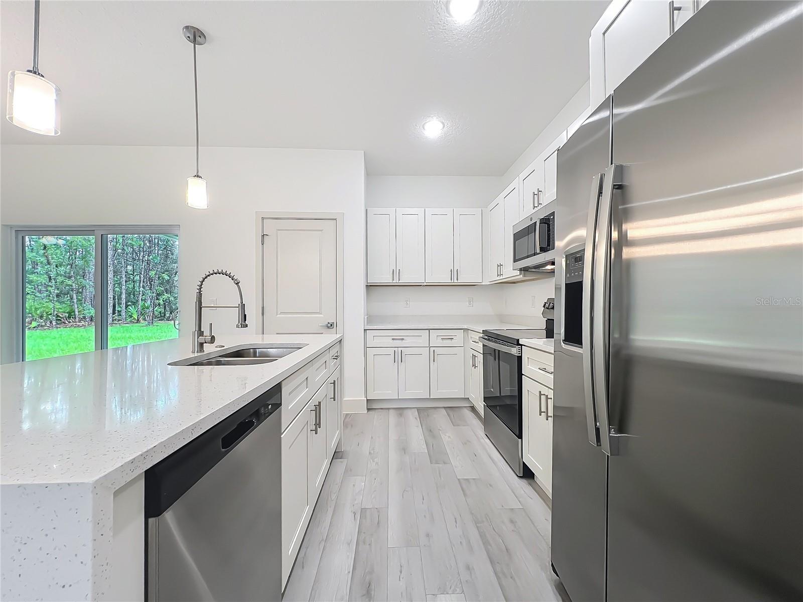 1190 W CARY DR
