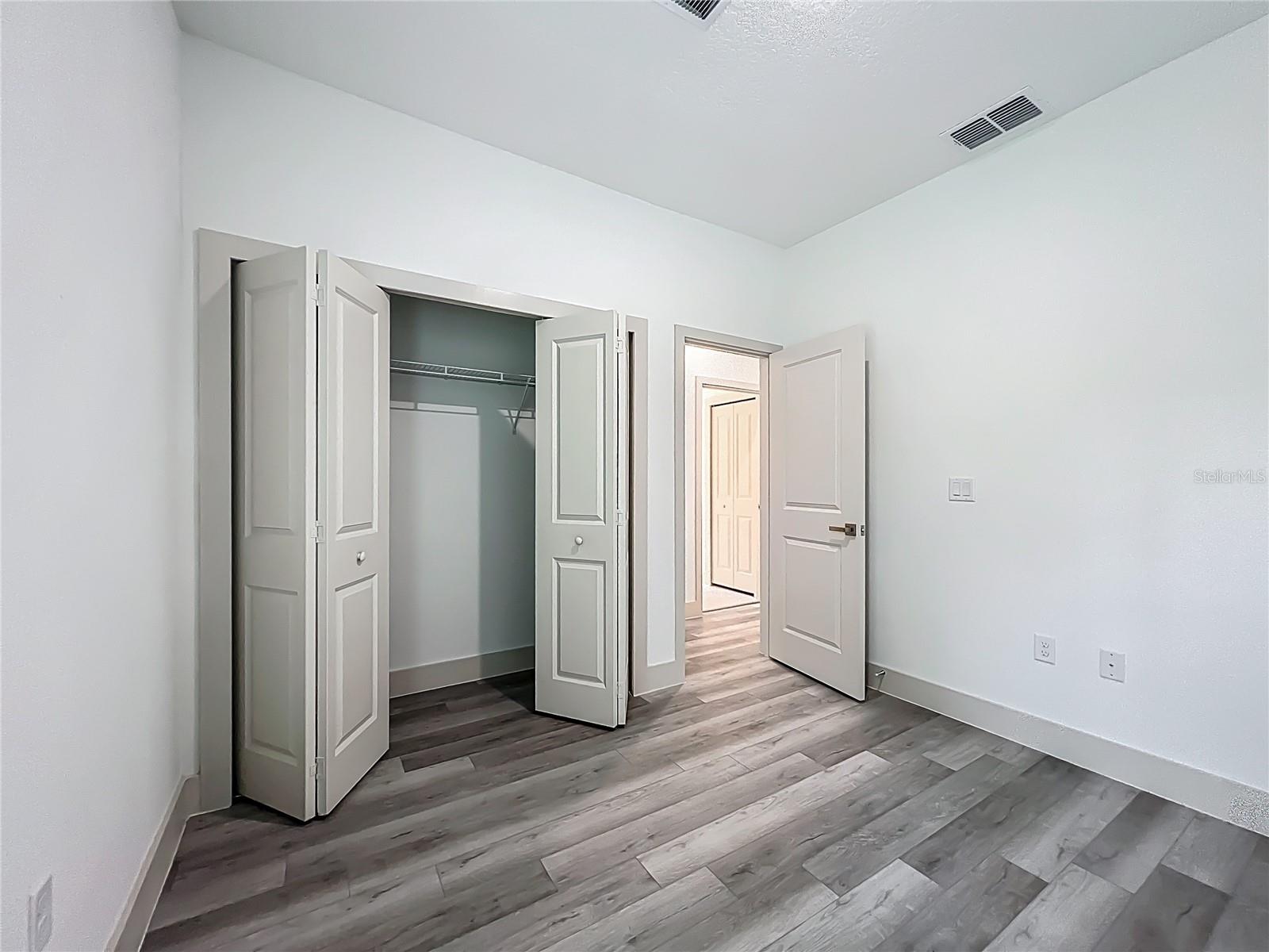 1190 W CARY DR