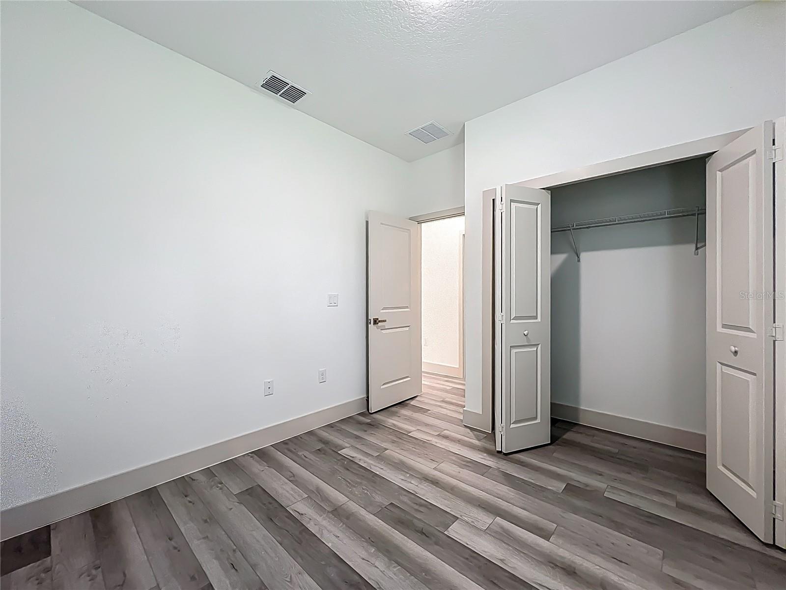 1190 W CARY DR