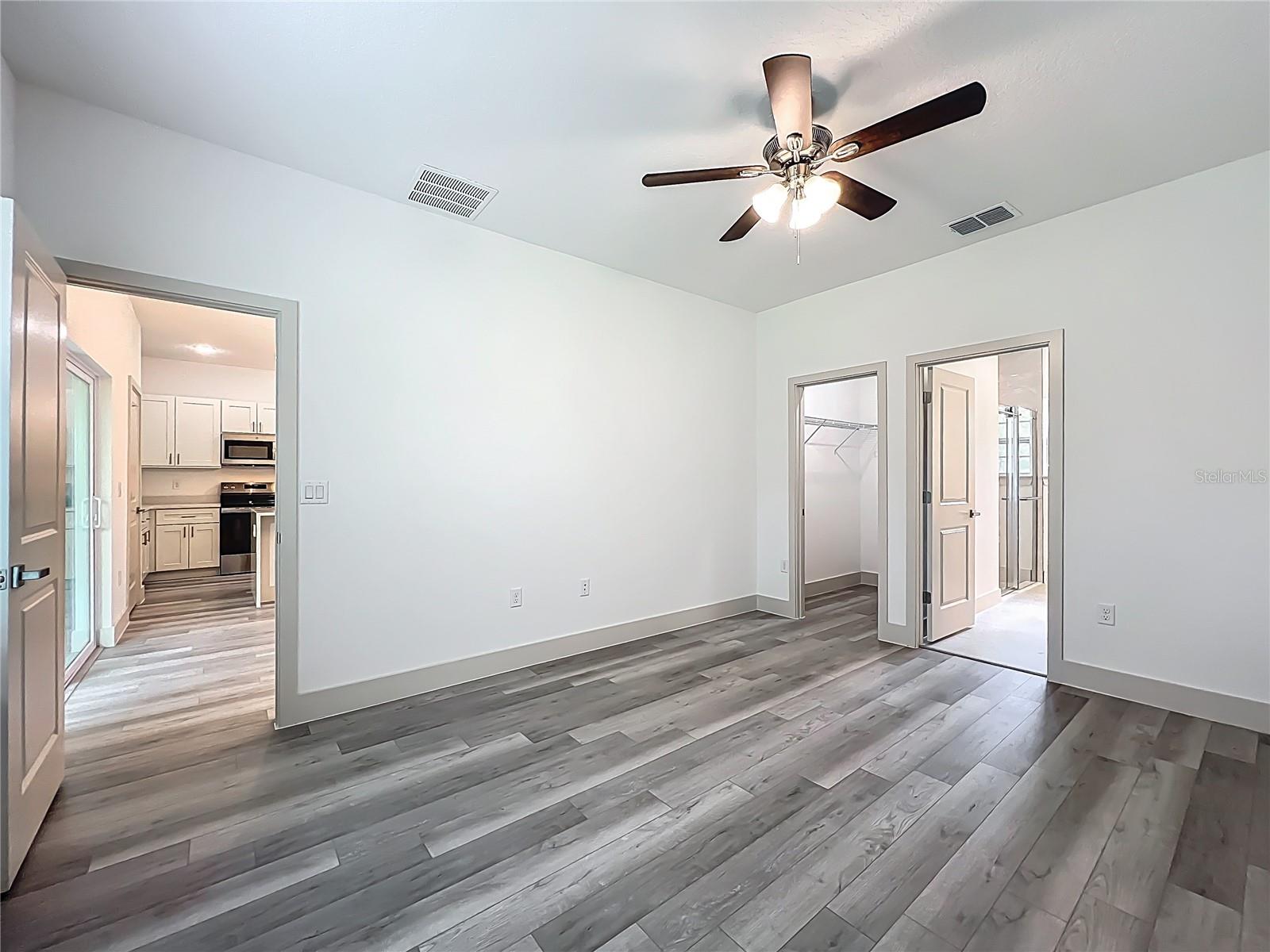 1190 W CARY DR